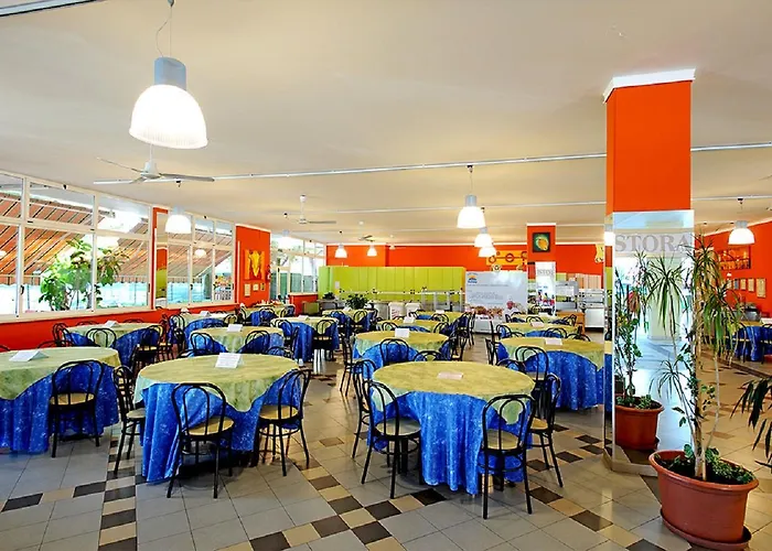 Villaggio Holiday פארק נופש *