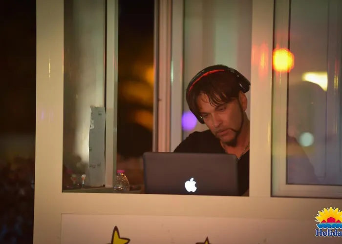 Villaggio Holiday פארק נופש *