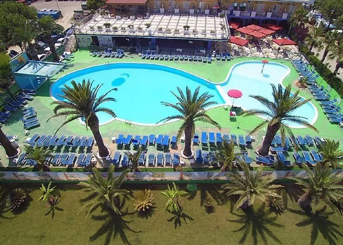 Villaggio Holiday * ג'וליאנובה