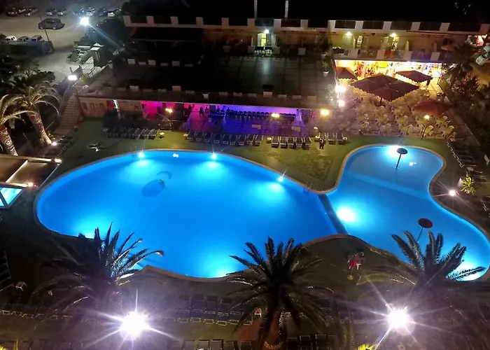 פארק נופש Villaggio Holiday ג'וליאנובה